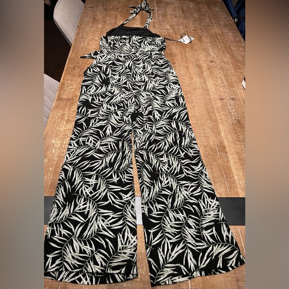 1. STATE Womens Belted
Sleeveless Halter Wide Leg
Jumpsuit Palm Print. - Picture 7 of 14